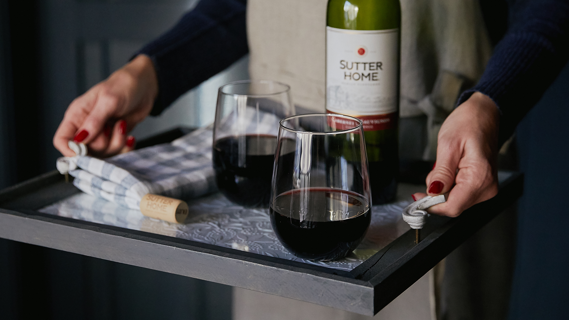 Make a Statement with Sutter Home’s Homemade Picture Frame Serving Tray