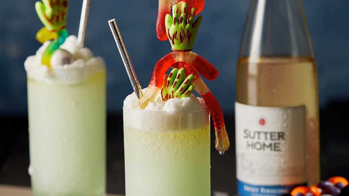 Stirring up a Cauldron of this Sutter Home Halloween Cocktail is Frightfully Fun​